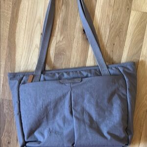 Bellroy Light Gray Quilted Bag